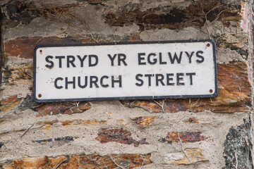 Sign for Church Street in English and Welsh.