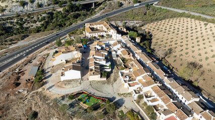 Fototapeta premium Vista aérea de la pedanía de Villanueva del Cauche en la provincia de Málaga, España 