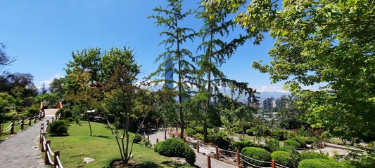 Vista del Jardín Japonés del Cerro San Cristóbal, Santiago, Chile. Noviembre de 2025.