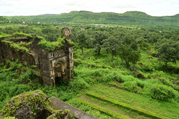 A top view of the walls of Daulatabad fort , Built with massive stone walls showcasing medieval military architecture and cultural heritageIt.