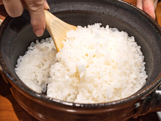 湯気に満ちる炊きたての幸
