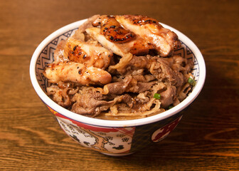 鶏牛丼