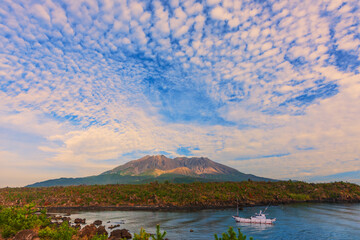 溶岩なぎさ遊歩道より桜島を望