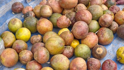 Passion fruit in the market.