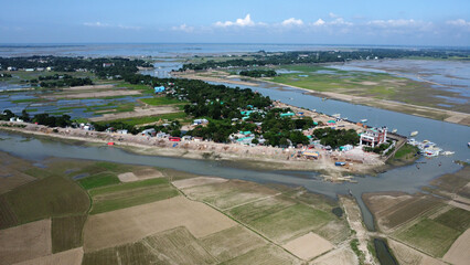 Bangladesh faces flooding and crop damage due to sudden water inflow from India, affecting riverside communities and agricultural lands.Bangladeshi farmers cannot grow crops as floodwaters flood 
