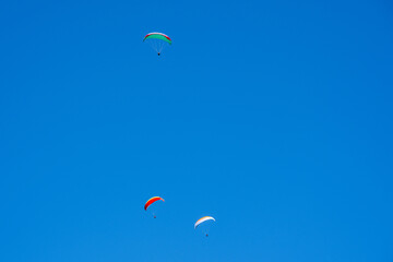 青空を飛ぶハングライダー, 長野県