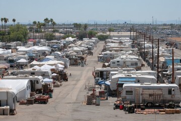 Obraz premium Explore unique finds at Mesa Market Place Flea Market in Mesa Arizona during April surrounded by vibrant vendors and diverse goods