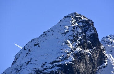 Góra Kościelec, szczyt w Tatrach, zima, śnieg, urwisko, Tatrzański Park Narodowy, Małopolska, Polska, Europa