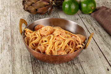 Pasta spaghetti with prawn and cream