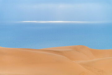 Le Désert Du Namib rencontre l'Océan Atlantique en Namibie