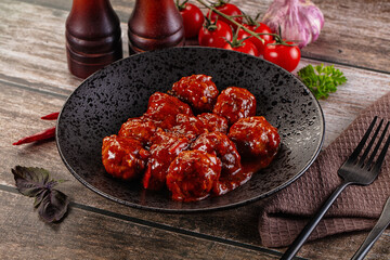 Beef meatballs with tomato sauce
