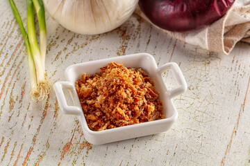 Roasted dry golden dehydrated onion