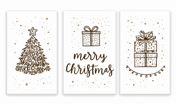 Set von drei handgezeichneten Weihnachtskarten mit Tannenbaum, Geschenken und Spruch in Braun.
