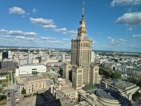 Warszawa, panorama miasta z centrum pałac