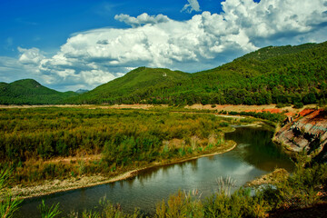 Fototapeta premium Embalse del Tranco, Valle del Guadalquivir, en el parque natural de Cazorla, Segura y Las Villas.