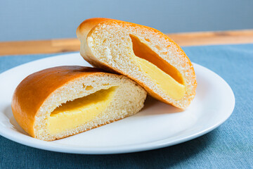 クリームパン