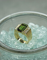 Turmalin Farbsteinring mit Diamanten