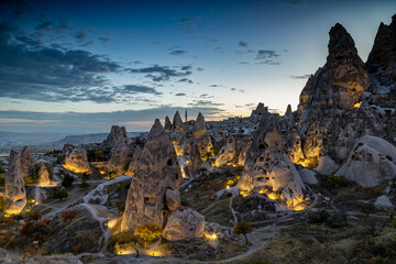 Feenkamine in Uchisar in Kappadokien