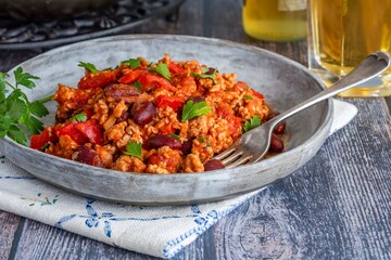 Minced chicken and kidney beans stew in tomato sauce