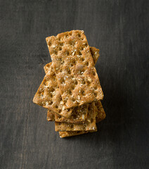 Knäckebrot,Roggen,hafer,stapel,topview,schwarz,tisch,braun,food