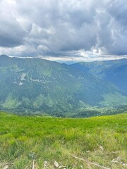 Naklejka premium mountains and clouds