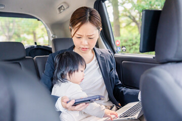 子どもが突然熱を出してタクシーでお迎えに行くワーママ