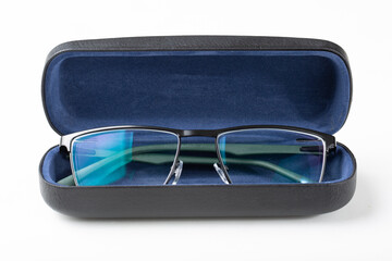 Manufacturing glasses to improve vision. New glasses for improving vision.