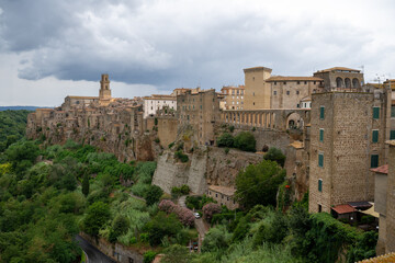 Obraz premium Pitigliano Skyline - Pitigliano, Italy