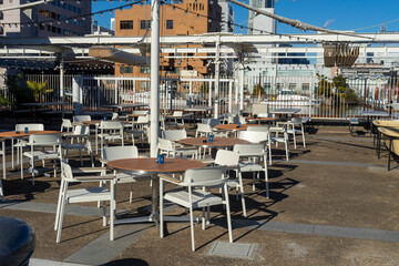 The scenery of Yokohama in midwinter is clean and beautiful, but it feels somewhat lonely.