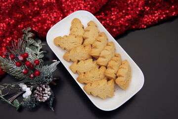 Christmas decorations and food 