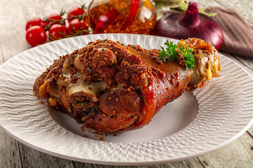 Baked pork knuckle with spices