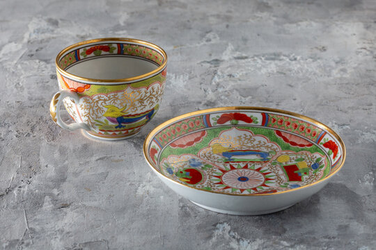 Fine English Tea Cup and Saucer with Bengal Tiger Motif for Elegant Display and Tea Time Rituals Chamberlains Worcester Circa 1820 Antique