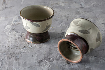 Utsuwa Mukozuke Mashiko-yaki Iron Glaze Footed Bowl with Signature &ndash; Tochigi Japan, Showa Era