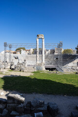 Fototapeta premium Roman Theatre columns and ancient ruins in Arles, France