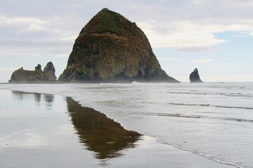 haystack rock in oregon