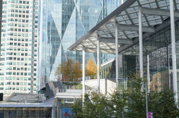 Fototapeta premium looking north to CIBC Square Elevated Park and sign for Microsoft Canadian offices at 81 and 141 Bay St, Toronto