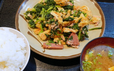 沖縄家庭料理　麩チキナー