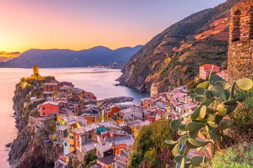 Tuinposter Liguria Vernazza in Cinque Terre Ligurië  © Kovacs