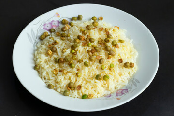 rice and pea dish, bursting with flavor and perfect for a healthy, satisfying meal. A culinary delight.