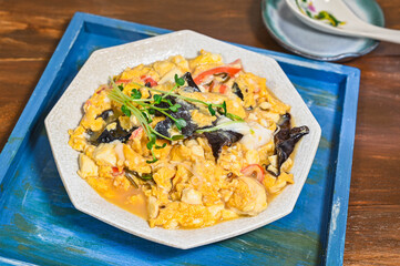 きくらげとカニカマの豆腐卵とじ