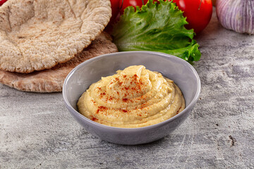 Arabic chickpea hummus with pita