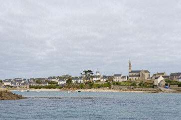 côte et paysage maritime de l'île de batz en face de roscoff