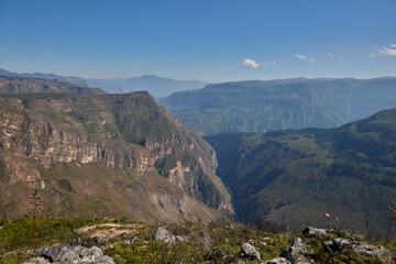 Fototapeta premium the Uctubamba Canyon in Amazonas reveals the raw beauty of Peru’s northern highlands—a breathtaking blend of depth, color, and endless natural wonder.