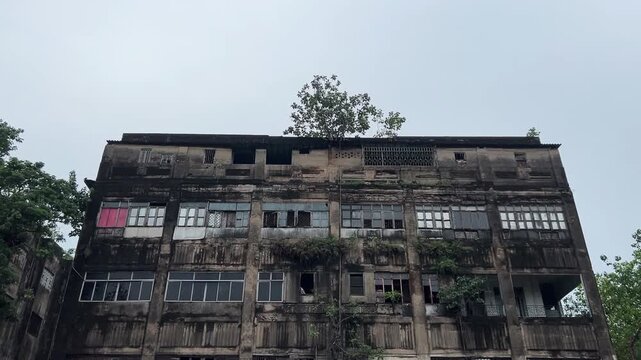 Vintage British era building in a ruined state in Kolkata, India
