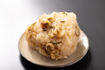 帆立と昆布の炊き込みごはん　おにぎり