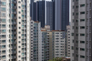 Naklejka premium This is an apartment building in downtown Seoul.