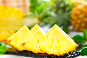 Fresh Pineapple Slices from Zhanjiang Xuwen China - Tropical Fruit with Golden Pulp Texture