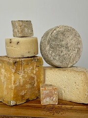 Christmas Aesthetics of Cheesemaking: Harmony of Taste and Nature