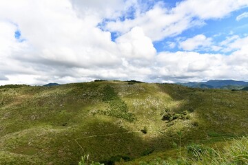 山口の観光地の秋芳洞と秋吉台