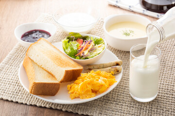 朝食にミルク